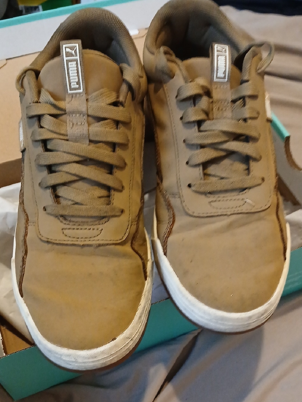 PUMA Men's Tan Low-Top Lace-Up Sneakers SIZE 9